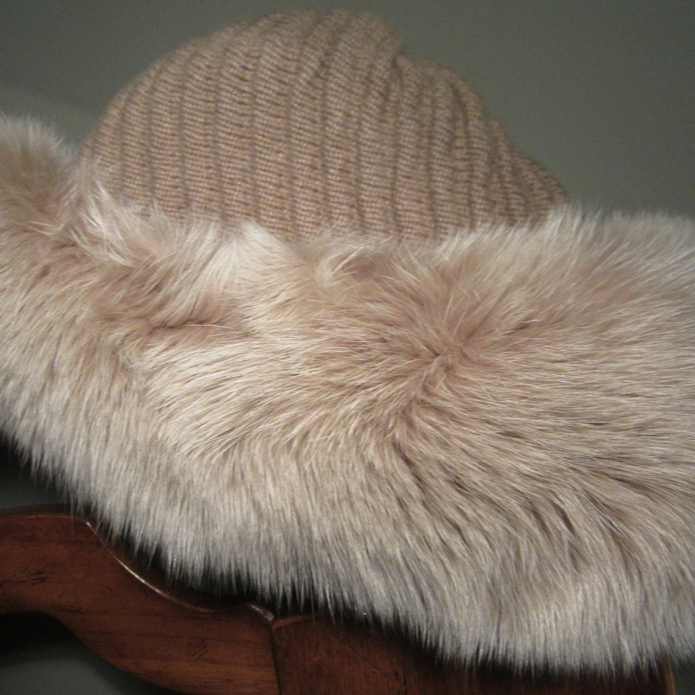 Patricia Underwood VTG 100%Cashmere Fox Fur